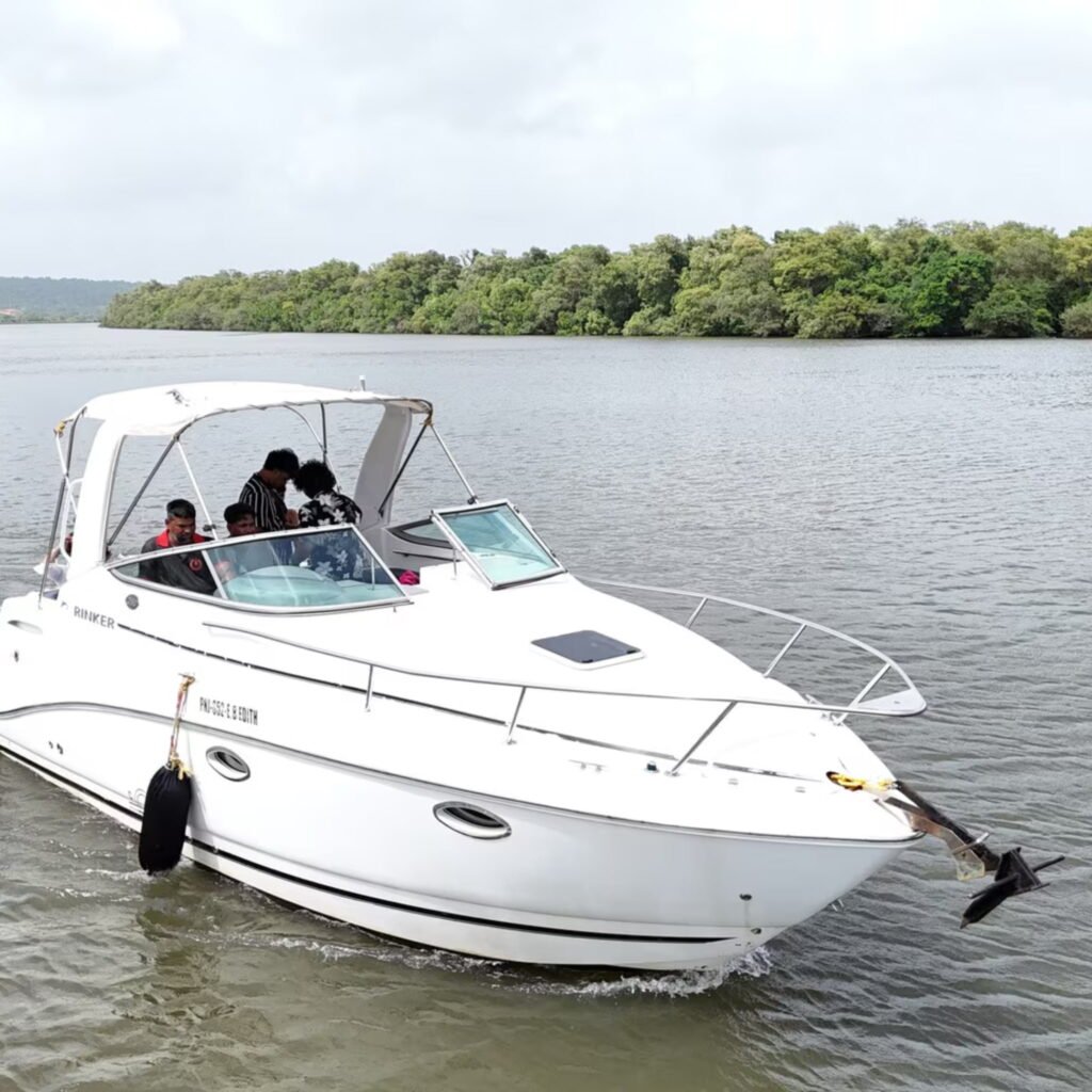 Yacht in Goa 5