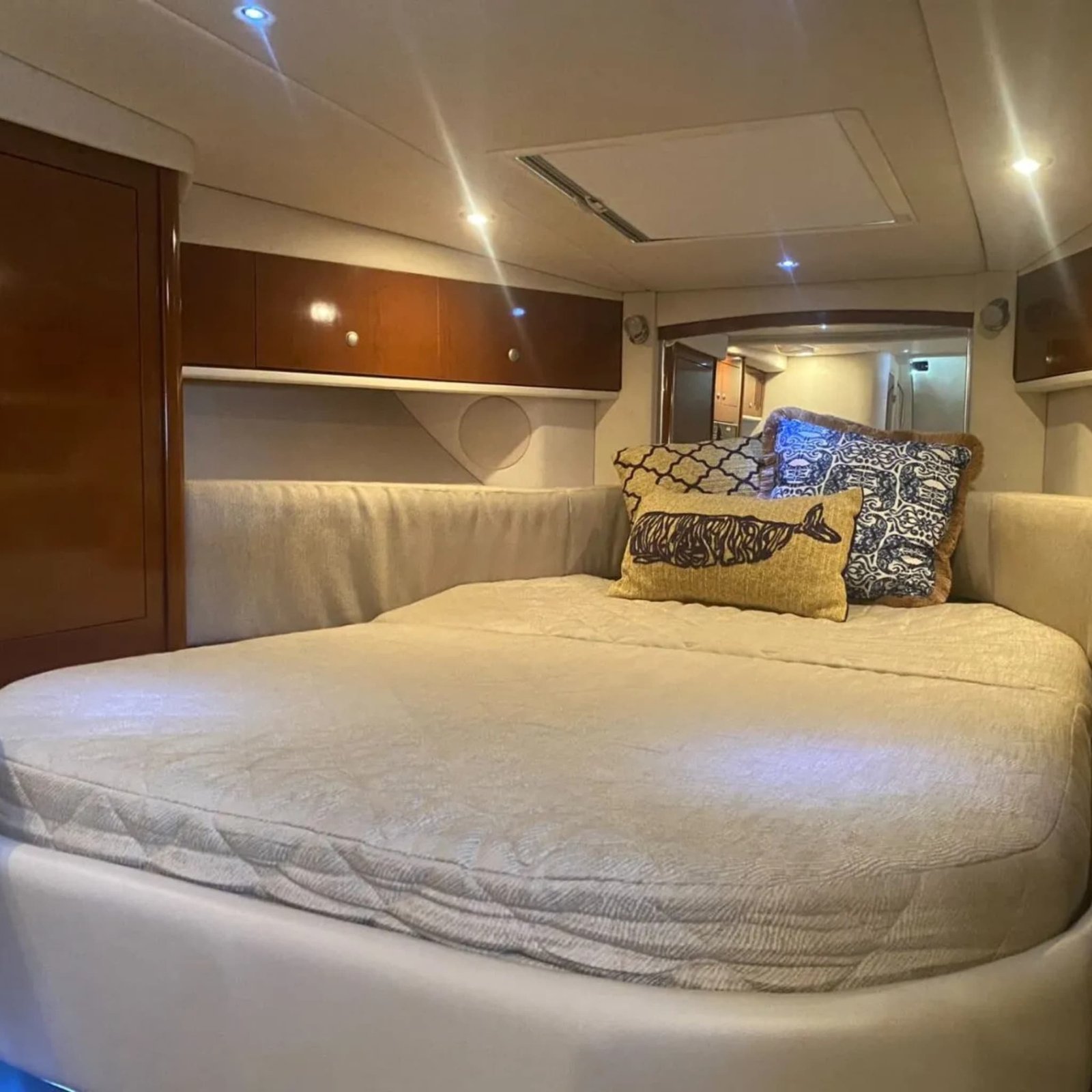 Yacht in Goa 2