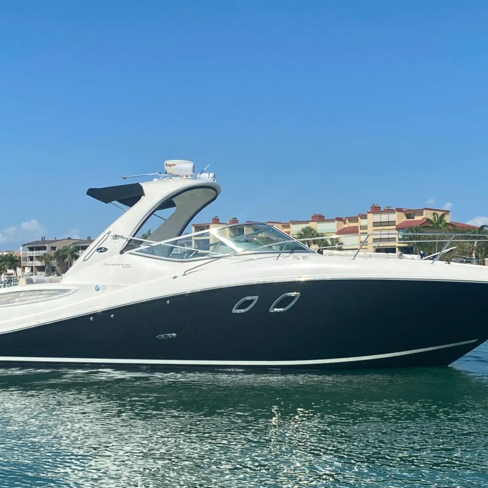 Sea Ray 330- 4